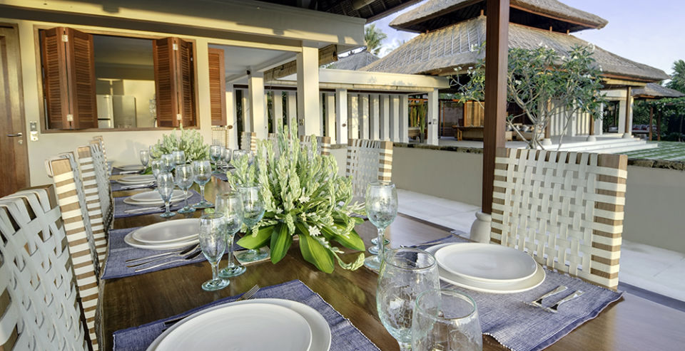 12-villa-puri-bawana-dining-table-kitchen