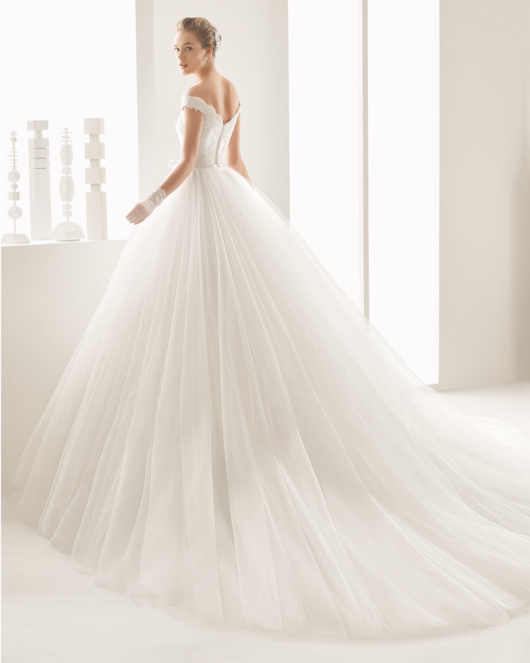 wedding-dresses, style-fashion - 27 Spectacular, Jaw-Dropping Wedding Dress You'll Love