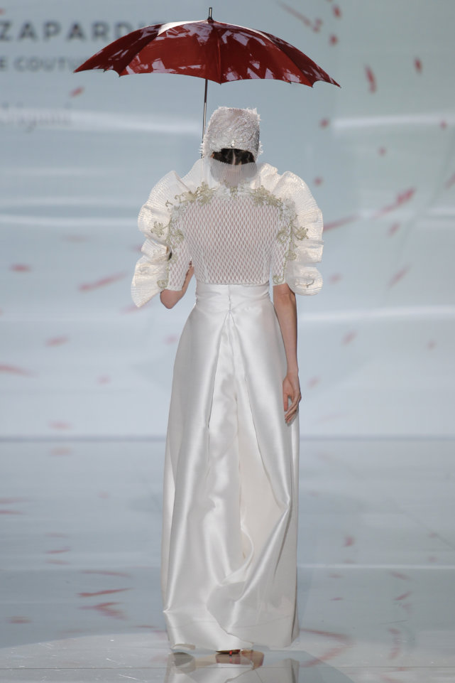 Isabel Zapardiez at Barcelona Bridal Week 2017__2