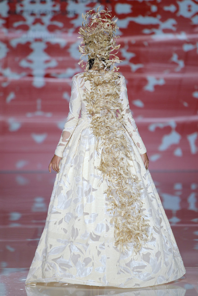 Isabel Zapardiez at Barcelona Bridal Week 2017__23