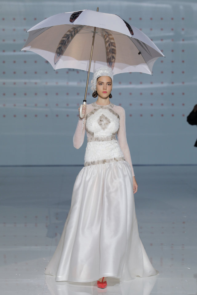 Isabel Zapardiez at Barcelona Bridal Week 2017__24