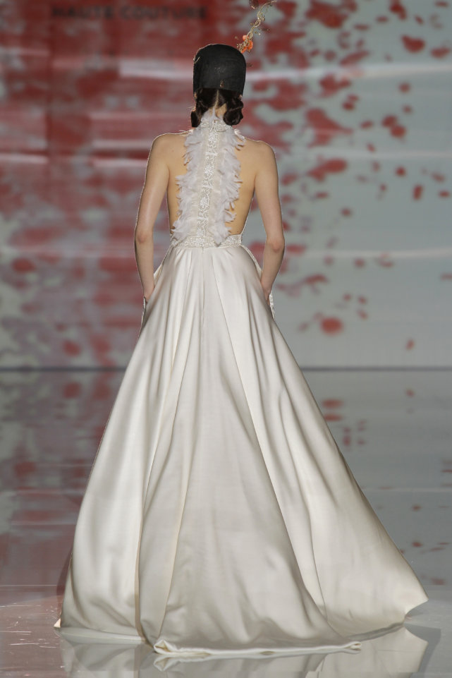 Isabel Zapardiez at Barcelona Bridal Week 2017__34