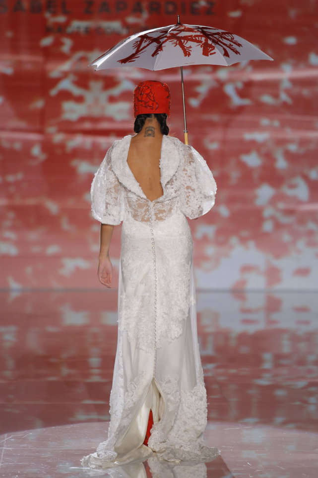 Isabel Zapardiez at Barcelona Bridal Week 2017__36