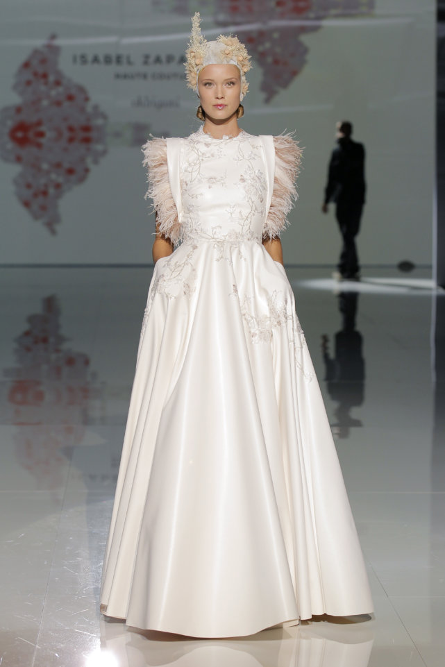 Isabel Zapardiez at Barcelona Bridal Week 2017__45