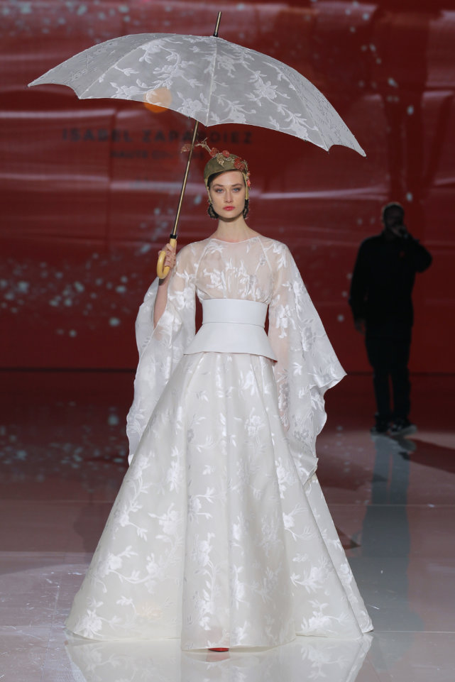 Isabel Zapardiez at Barcelona Bridal Week 2017__49