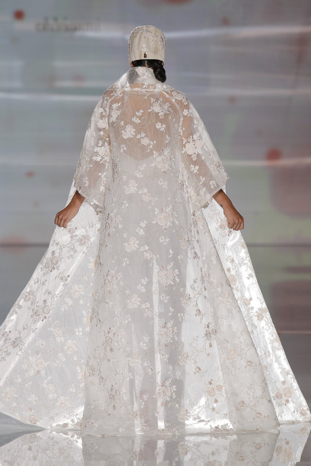 Isabel Zapardiez at Barcelona Bridal Week 2017__52