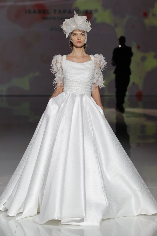 Isabel Zapardiez at Barcelona Bridal Week 2017__53