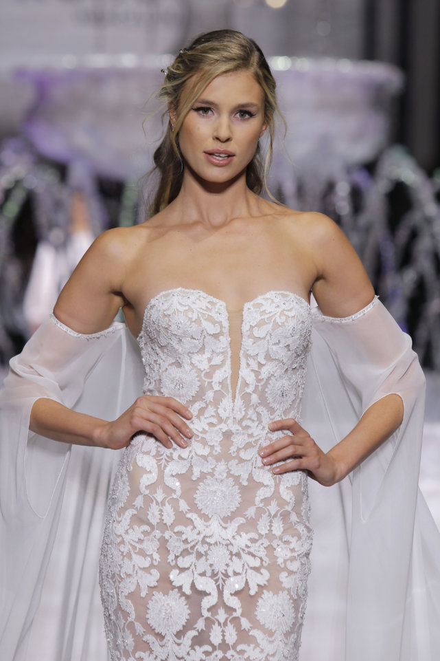 wedding-dresses, lookbook - Pronovias At Barcelona Bridal Week 2017