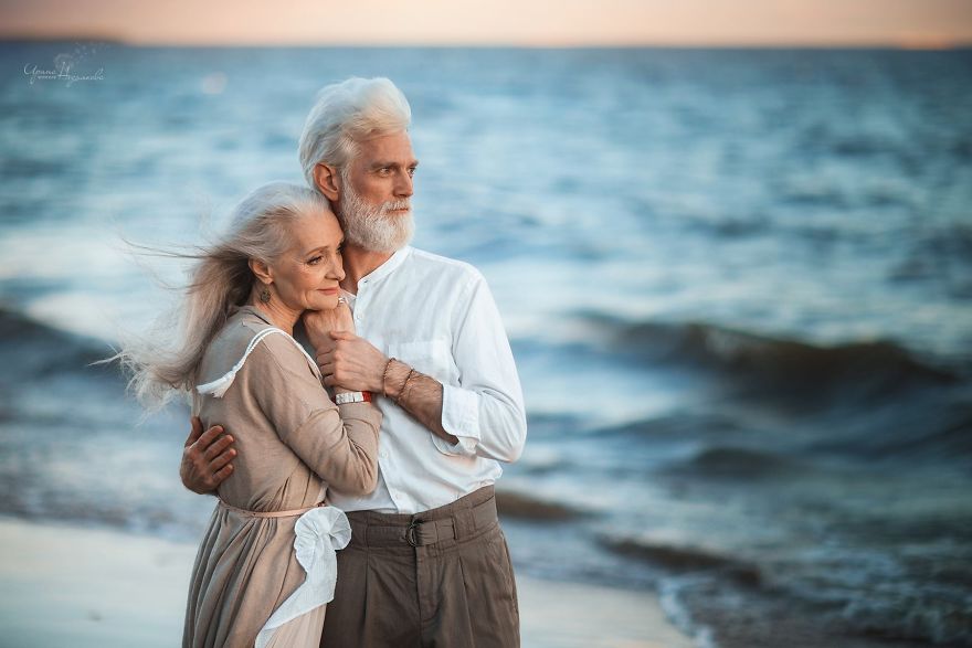 ideas, relationships, engagement, be-inspired - Beautiful portraits of elderly couple by photographer Irina Nedyalkova