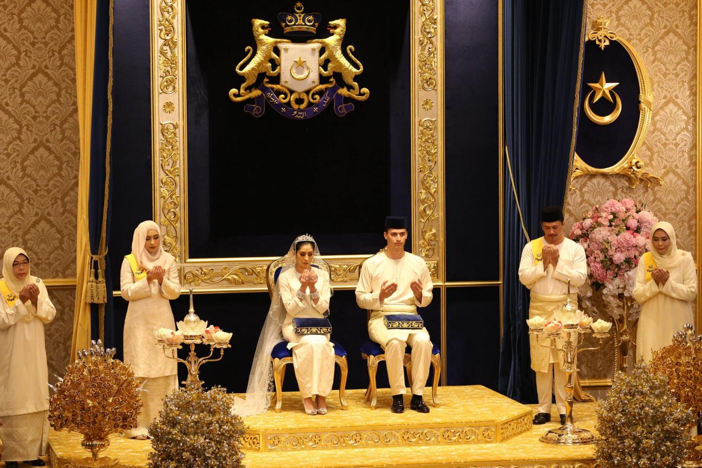 wedding, malaysia, celebrity - Princess of Johor Tunku Aminah marries Dutchman Dennis Muhammad in lavish Royal wedding