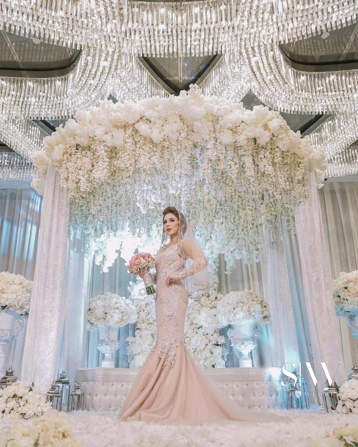 malaysia, engagement - Insta-Influencer Nadia Fatma Gets Engaged in a Splendid Hotel Ceremony