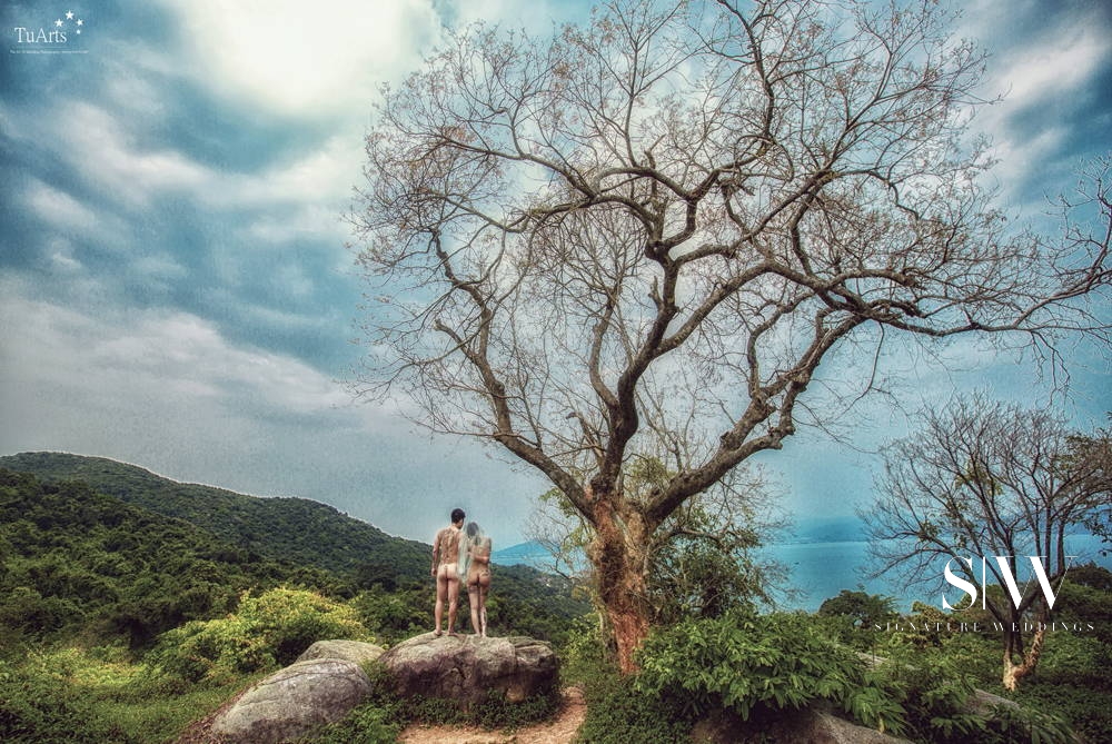 wedding-photography, etc, engagement, be-inspired - Couple Poses Bare in their Vietnam Pre-Wedding Photography and It's Stunning!