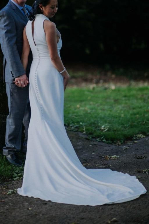 wedding, global-wedding - Bride Gets Wedding Dress Sewn Half-An-Hour Before Wedding
