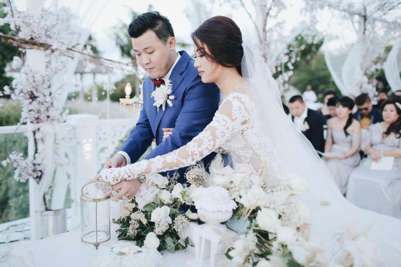 wedding, destination-weddings, bali-wedding - Robert &amp; Theresia's Spectacular Cliffside Bali Wedding at Sky Ayana