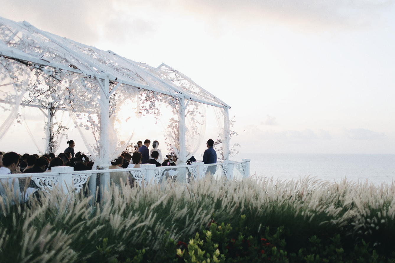 wedding, destination-weddings, bali-wedding - Robert &amp; Theresia's Spectacular Cliffside Bali Wedding at Sky Ayana