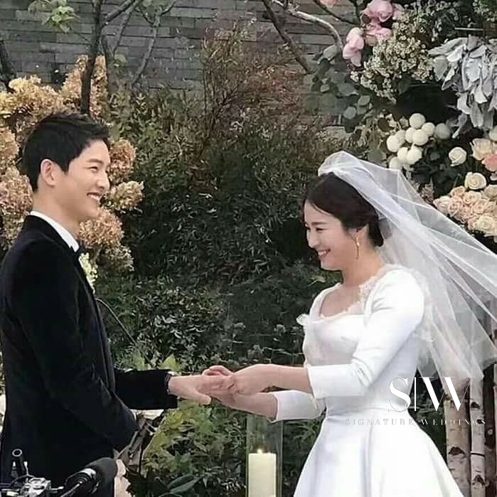 celebrity - Korean Celebrity Sweethearts Song Joong Ki and Song Hye Kyo Tie the Knot in Low-Key Ceremony