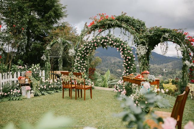 ideas, wedding, malaysia, featured, destination-weddings - Kevin and Veronica's rustic garden wedding at Jim Thompson Cottage