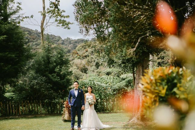 ideas, wedding, malaysia, featured, destination-weddings - Kevin and Veronica's rustic garden wedding at Jim Thompson Cottage