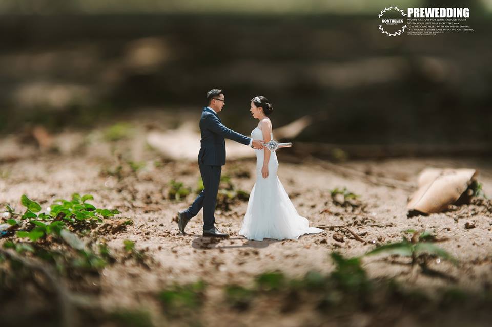 wedding-photography, thailand, global-wedding, featured, be-inspired - Thailand wedding photographer captures couple in microscopic size