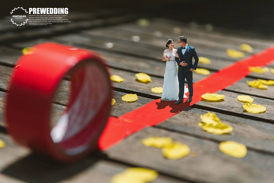 wedding-photography, thailand, global-wedding, featured, be-inspired - Thailand wedding photographer captures couple in microscopic size