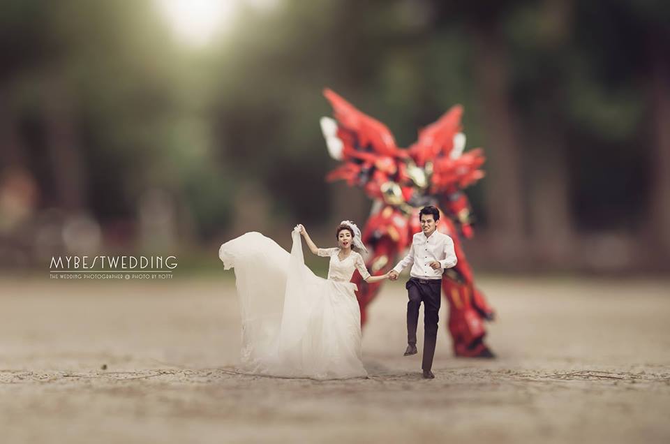 wedding-photography, thailand, global-wedding, featured, be-inspired - Thailand wedding photographer captures couple in microscopic size