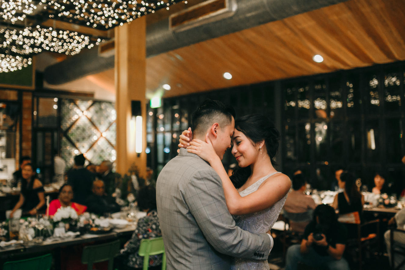 ideas, wedding, singapore, featured - Becky and King's DIY wedding stays a class above