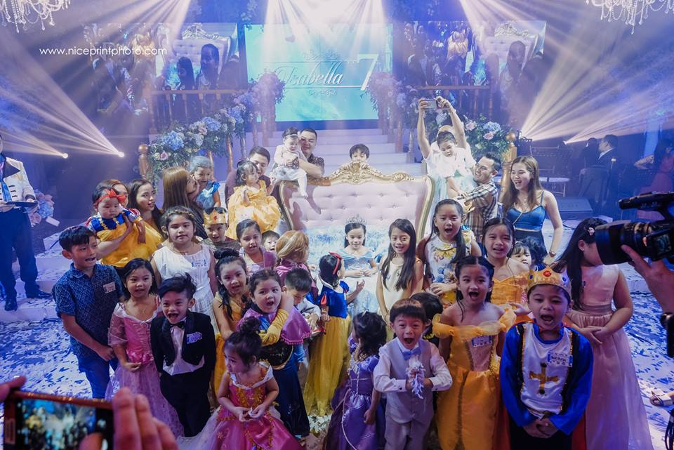 ideas, featured, etc, be-inspired - 7-Year-Old's Disney Princess-Themed Birthday Party Probably Outdo Most Weddings