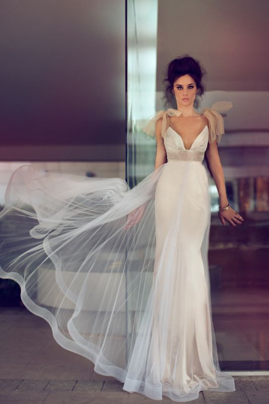 style-fashion, tips - What Brides Need to Know About Strapless Dresses