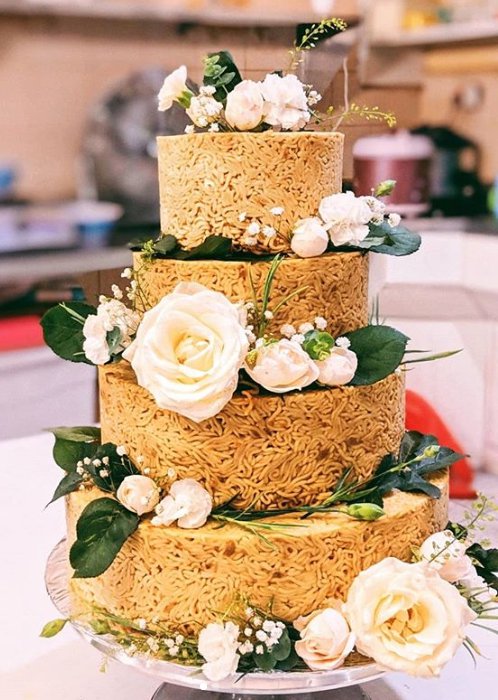 ideas, wedding, etc - Absolutely Unique Wedding Cake...with Indomie.