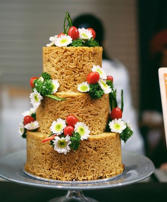 ideas, wedding, etc - Absolutely Unique Wedding Cake...with Indomie.