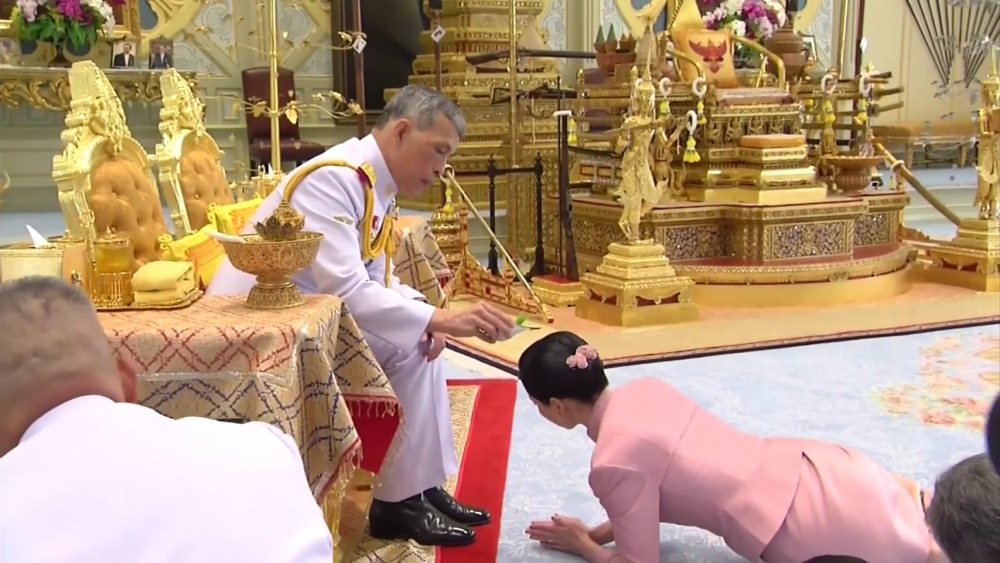 etc, be-inspired - Thailand's King Named His Consort as Queen, 3 Days Before Coronation