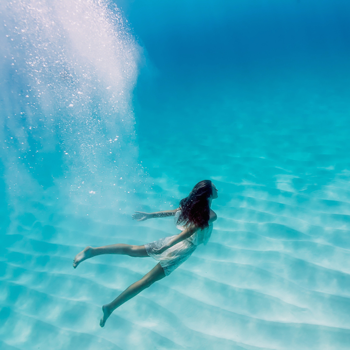 Ethereal Underwater Photos featuring Sacha Kalis wedding-photography, ideas, be-inspired - Ethereal Underwater Photos featuring Sacha Kalis