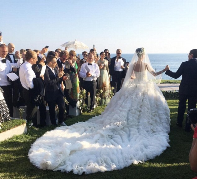 Giovanna Battaglia and Oscar Englebert's Lavish Wedding in Capri ideas, wedding, celebrity - Giovanna Battaglia and Oscar Englebert's Lavish Wedding in Capri