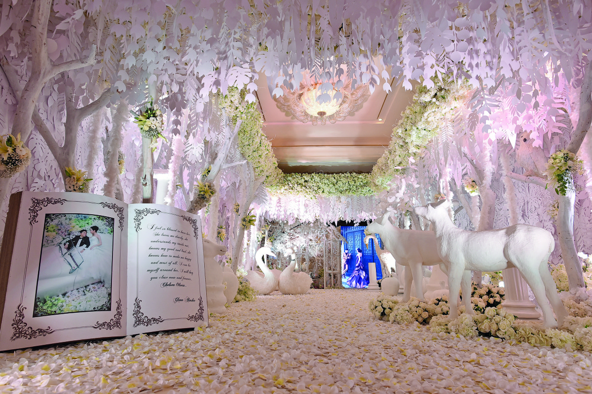 Chelsea Olivia Wijaya and Glenn Alinskie's Luxurious Fairy-Tale Wedding ideas, wedding, celebrity - Chelsea Olivia Wijaya and Glenn Alinskie's Luxurious Fairy-Tale Wedding
