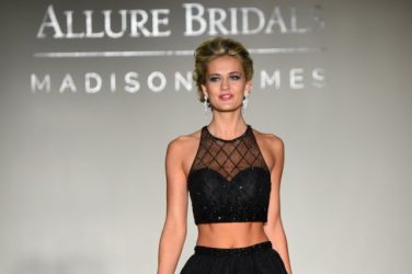 Allure_Bridals_SS17_Cam2_0744_Easy-Resize.com