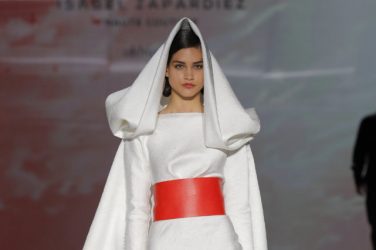 Isabel Zapardiez at Barcelona Bridal Week 2017__57