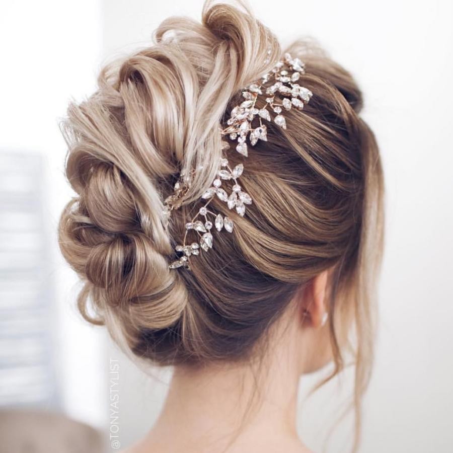 hairstyle for wedding day