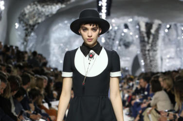 Christian Dior Paris Fashion Week SpringSummer 2018 Collection (29) Christian Dior Paris Fashion Week SpringSummer 2018 Collection (2)