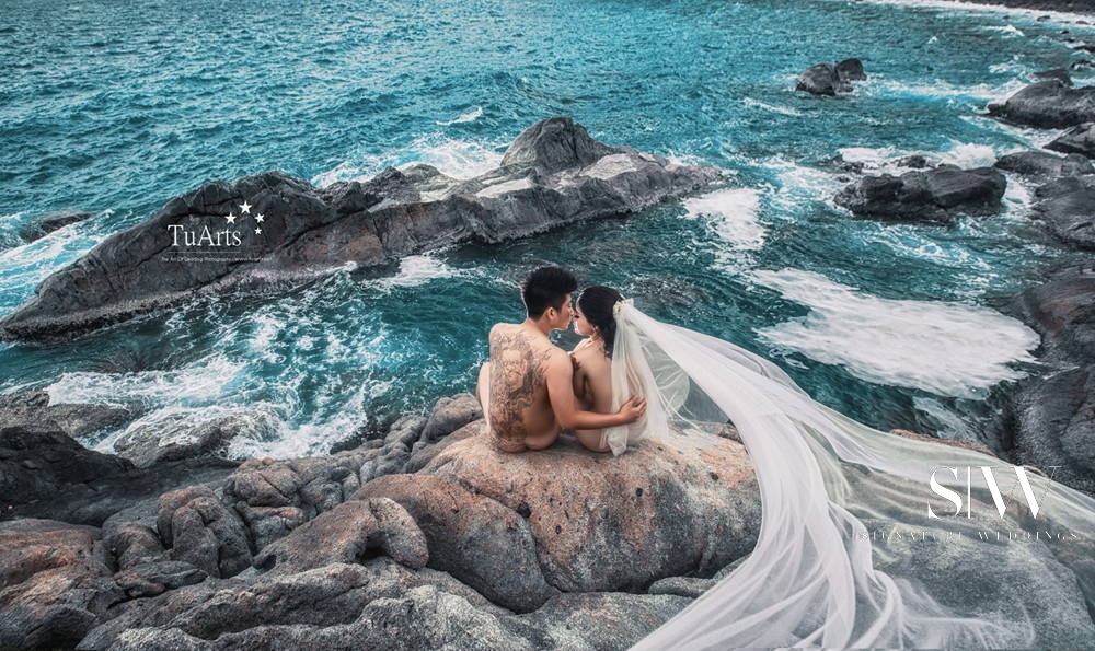 This couple took their pre-wedding photoshoot a step further and decided to...