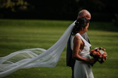 Bride Gets Wedding Dress Sewn Half-An-Hour Before Wedding wedding, global-wedding - Bride Gets Wedding Dress Sewn Half-An-Hour Before Wedding