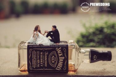 Thailand wedding photographer captures couple in microscopic size wedding-photography, thailand, global-wedding, featured, be-inspired - Thailand wedding photographer captures couple in microscopic size