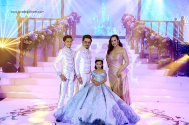 7-Year-Old's Disney Princess-Themed Birthday Party Probably Outdo Most Weddings ideas, featured, etc, be-inspired - 7-Year-Old's Disney Princess-Themed Birthday Party Probably Outdo Most Weddings