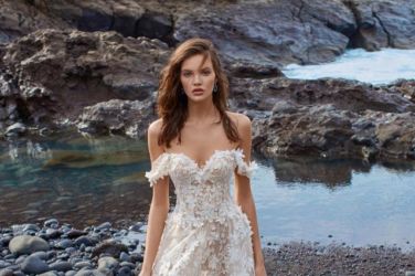 What Brides Need to Know About Strapless Dresses style-fashion, tips - What Brides Need to Know About Strapless Dresses